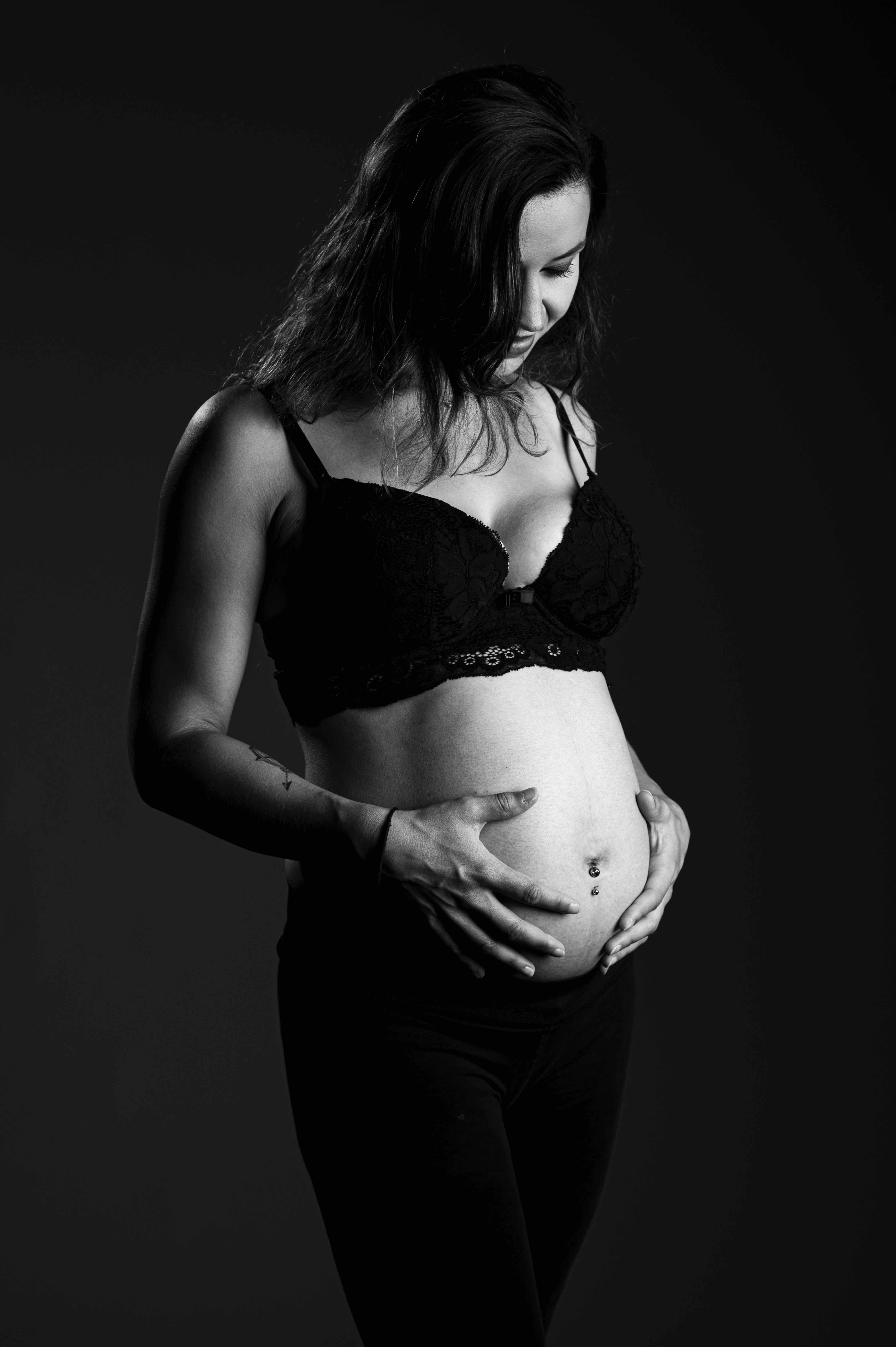 Photo naissance à Agen : nouveau-né dans les bras de ses parents