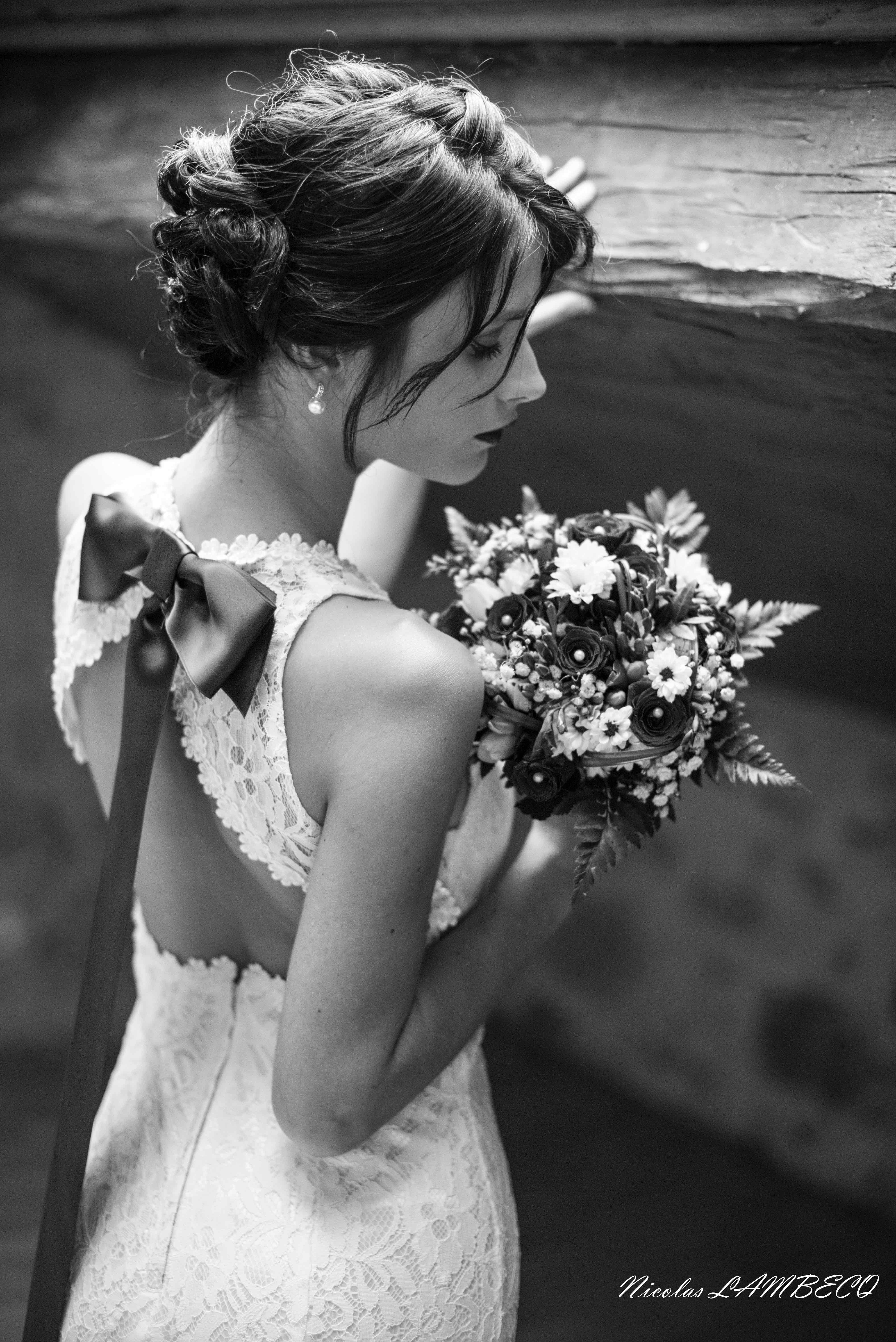 Photo de mariage à Agen : sortie de la mairie, joie et sourires